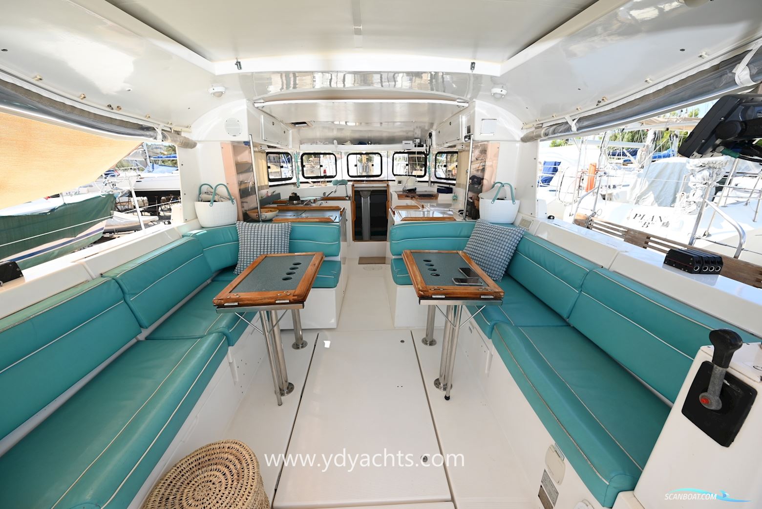 Dufour Atoll 43 Owner's Version