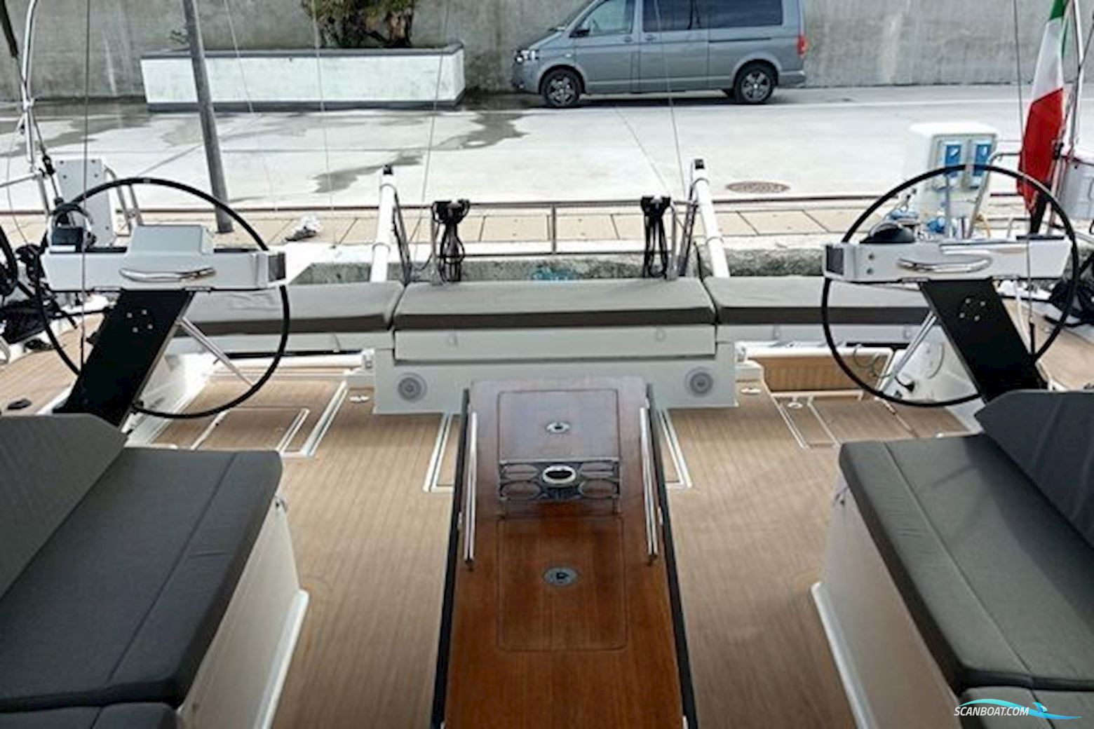 Dufour Yachts 530