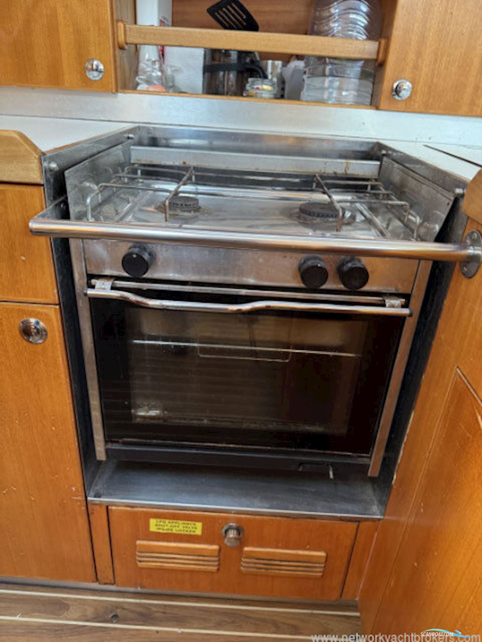 Elan Marine 384 Impression