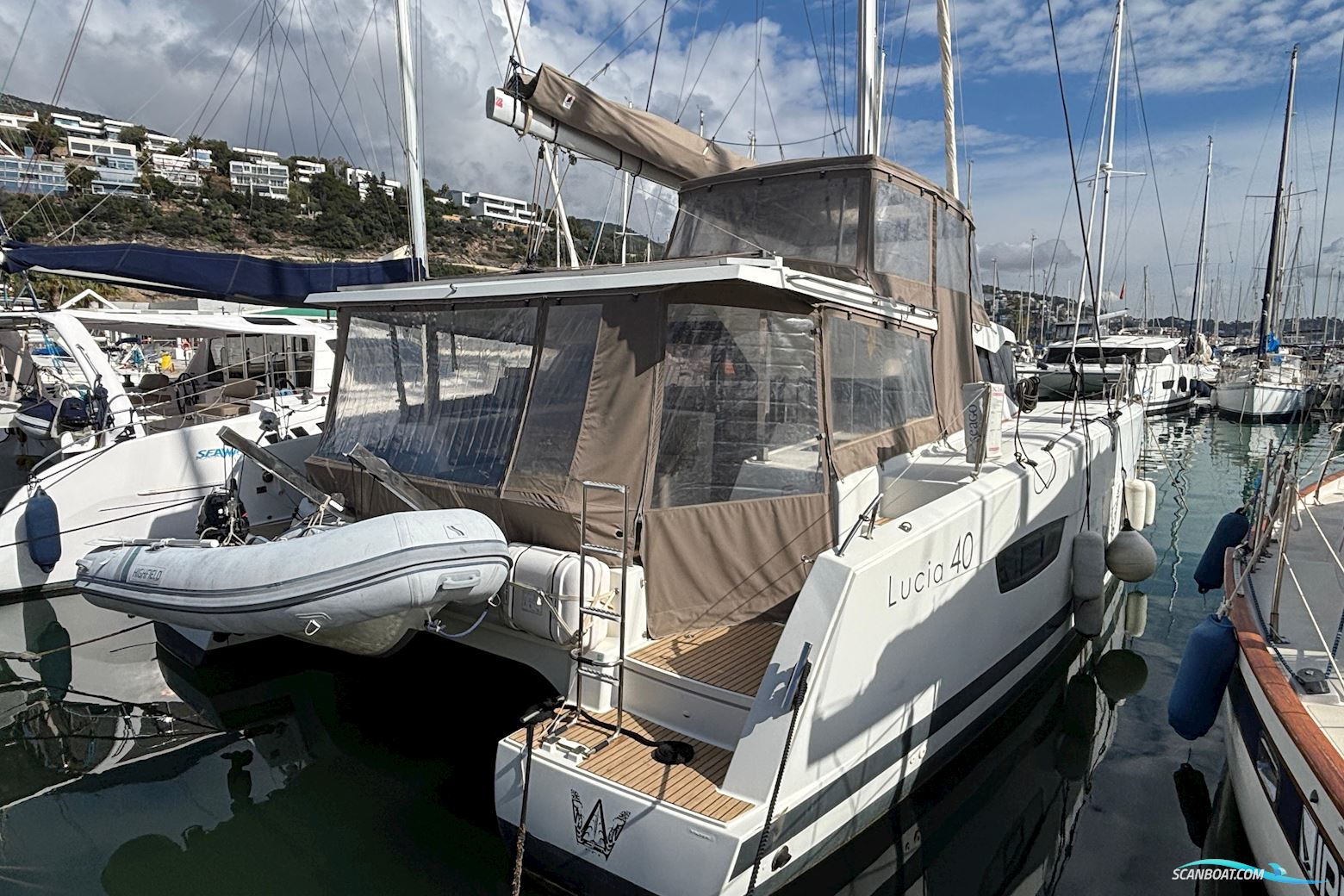 Fountaine Pajot Lucia 40