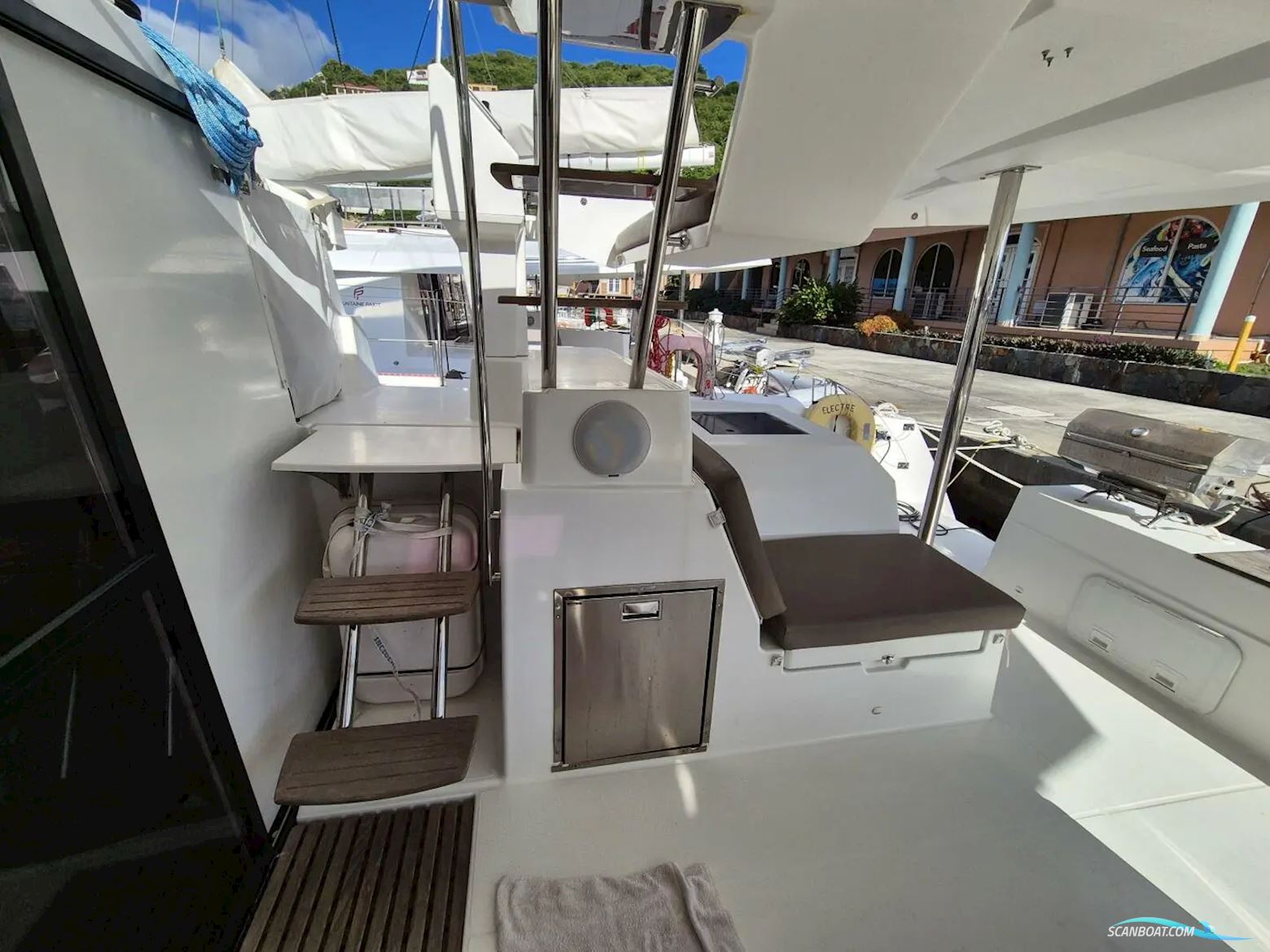 Fountaine Pajot Saona 47