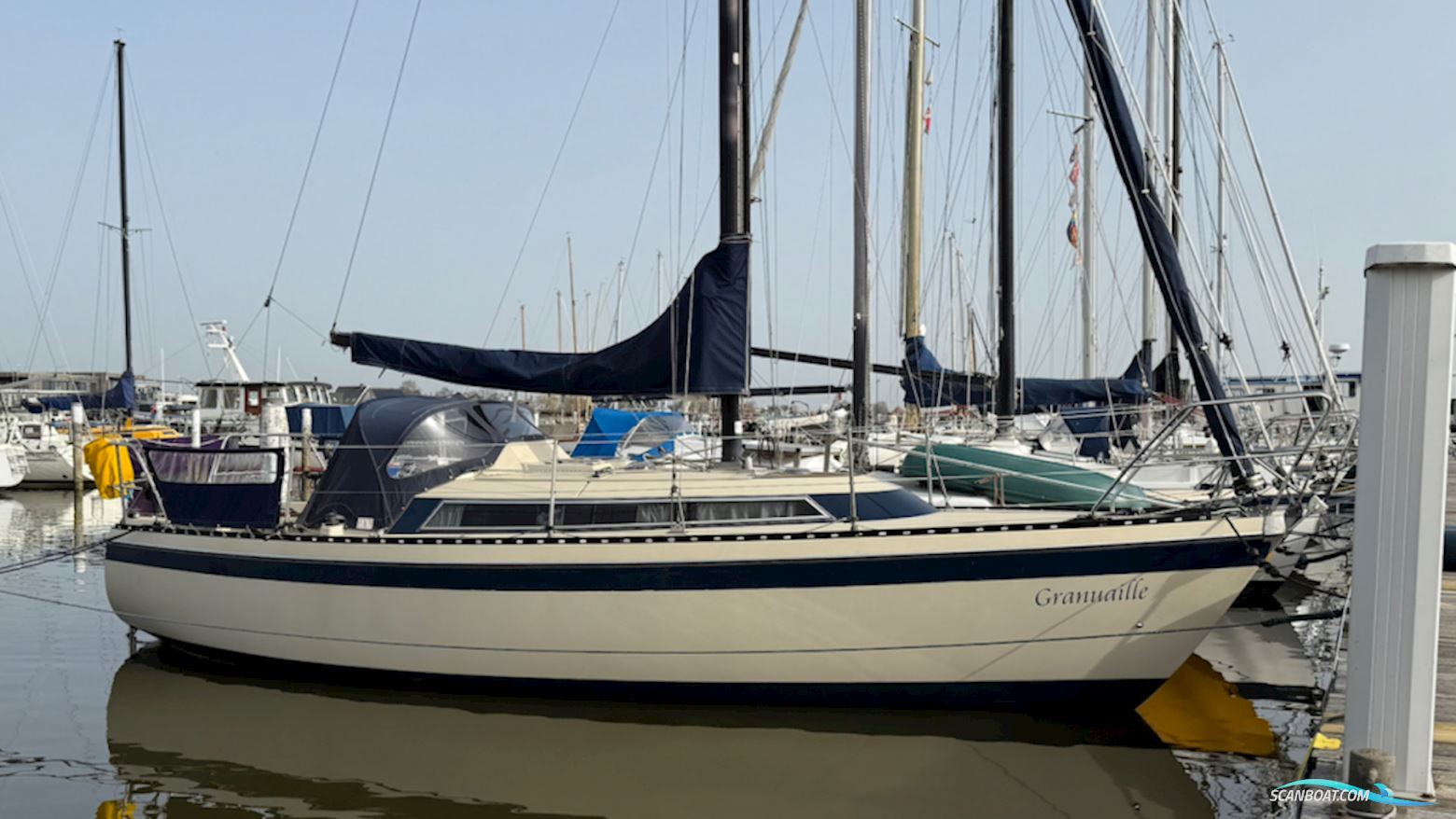 Friendship 28 Segelbåt 1976, med Volvo Penta  motor, Holland