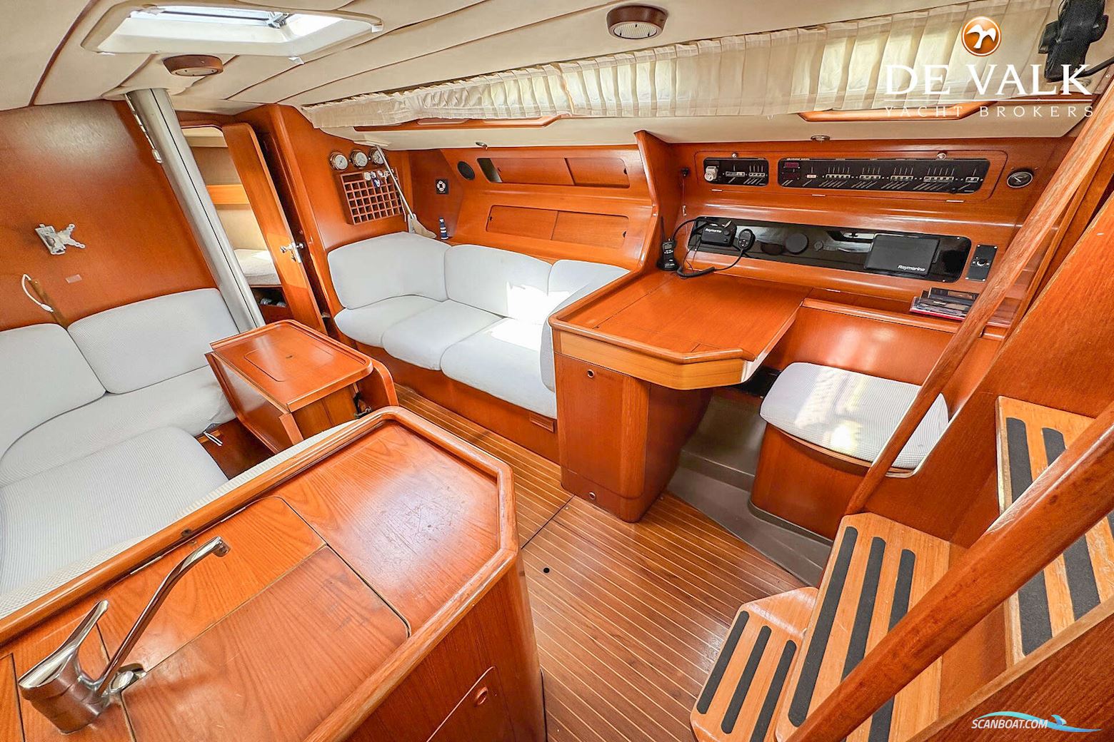 Grand Soleil 38