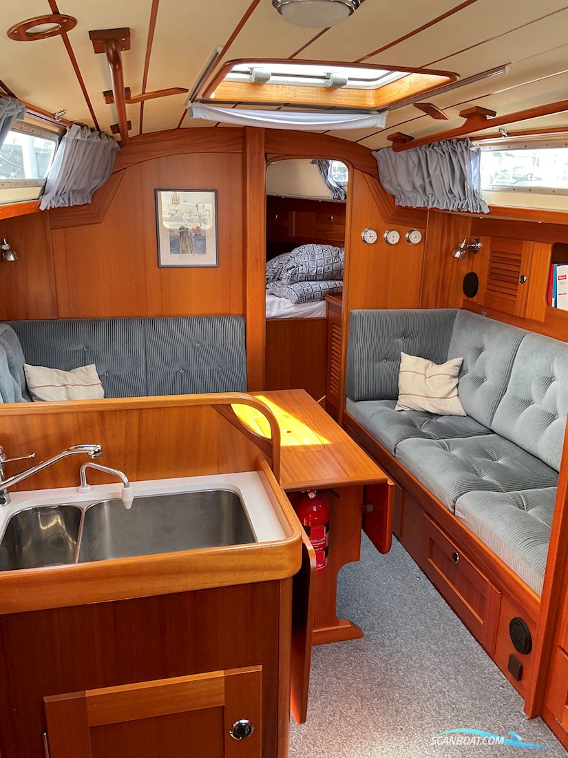 Hallberg-Rassy 34