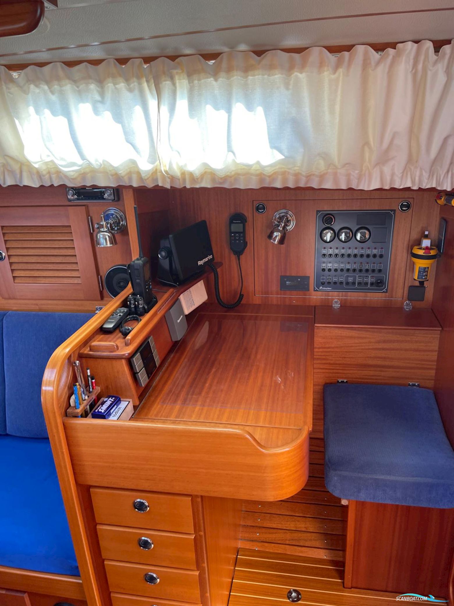 Hallberg Rassy 34