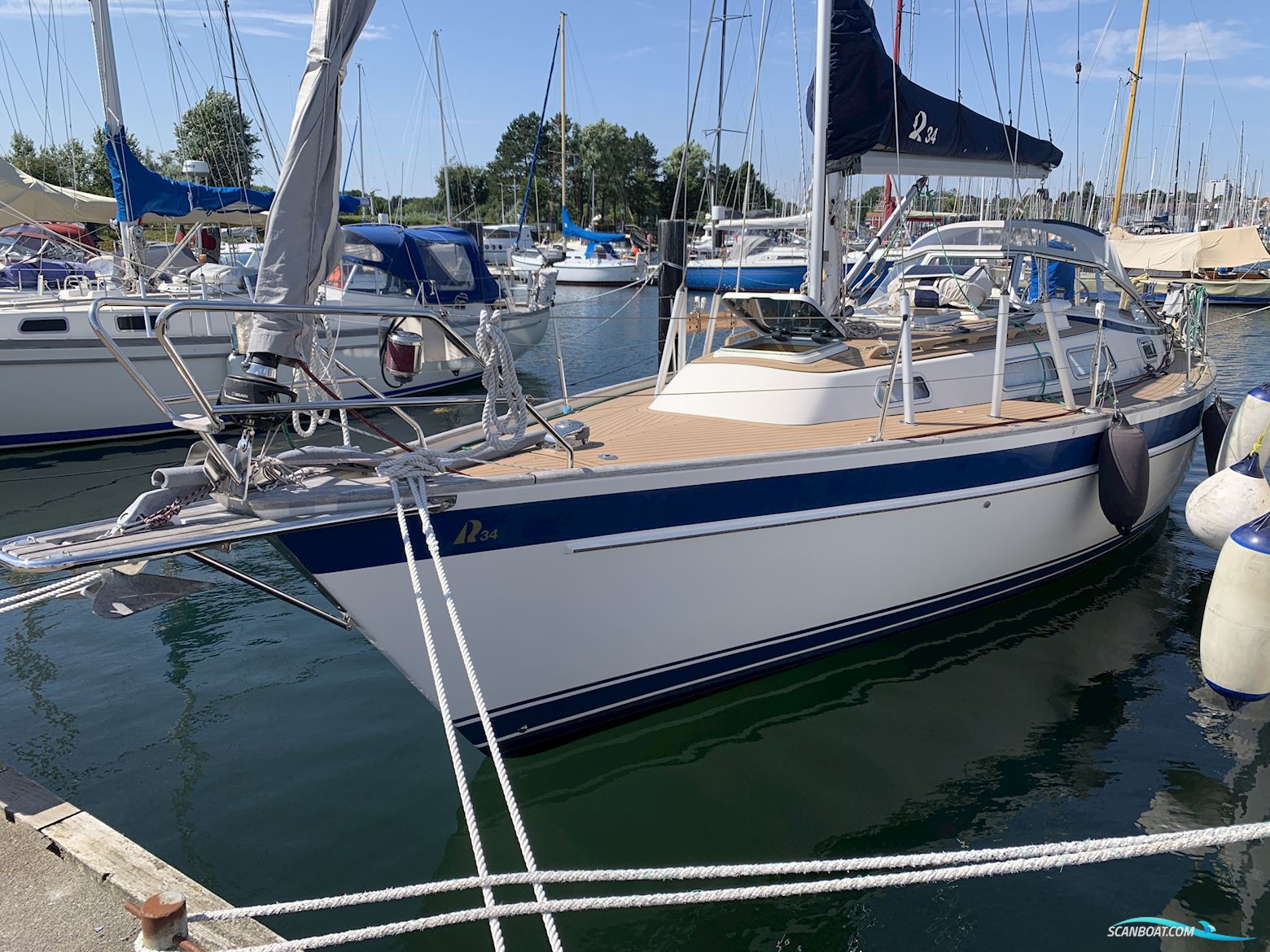 Hallberg-Rassy 34