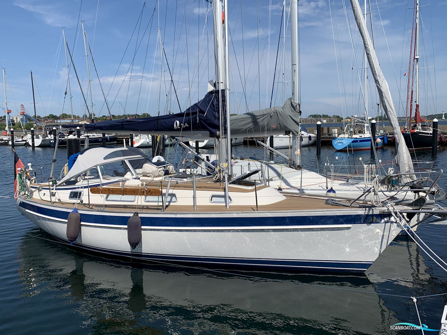Hallberg-Rassy 34