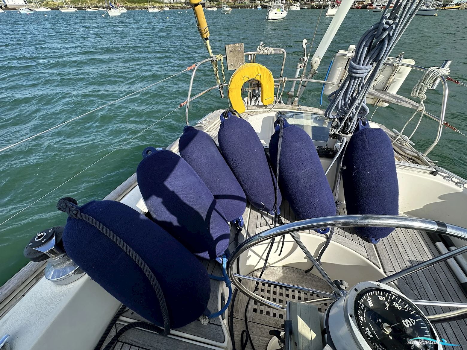 Hallberg-rassy 352