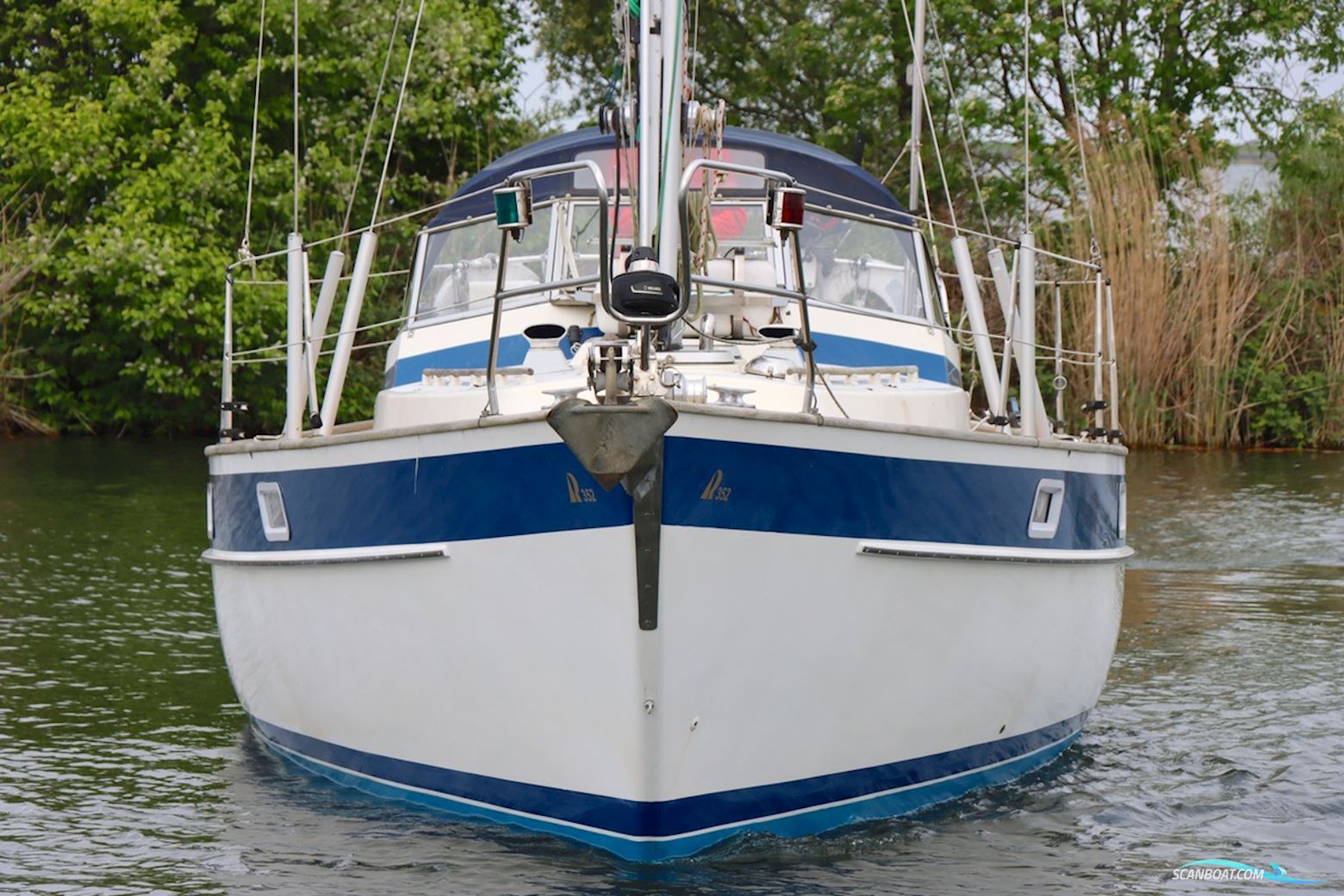 Hallberg Rassy 352