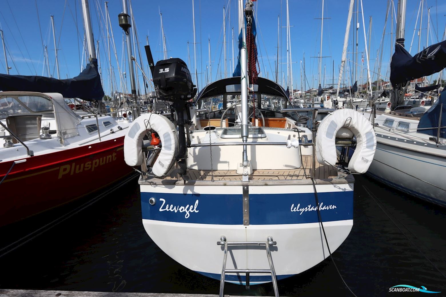 Hallberg Rassy 352