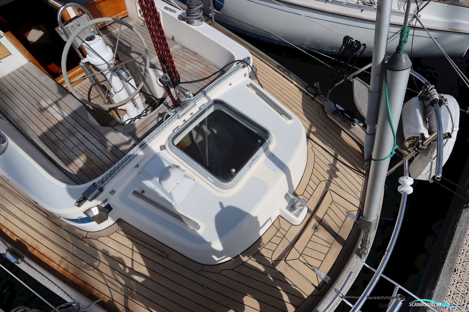 Hallberg Rassy 352