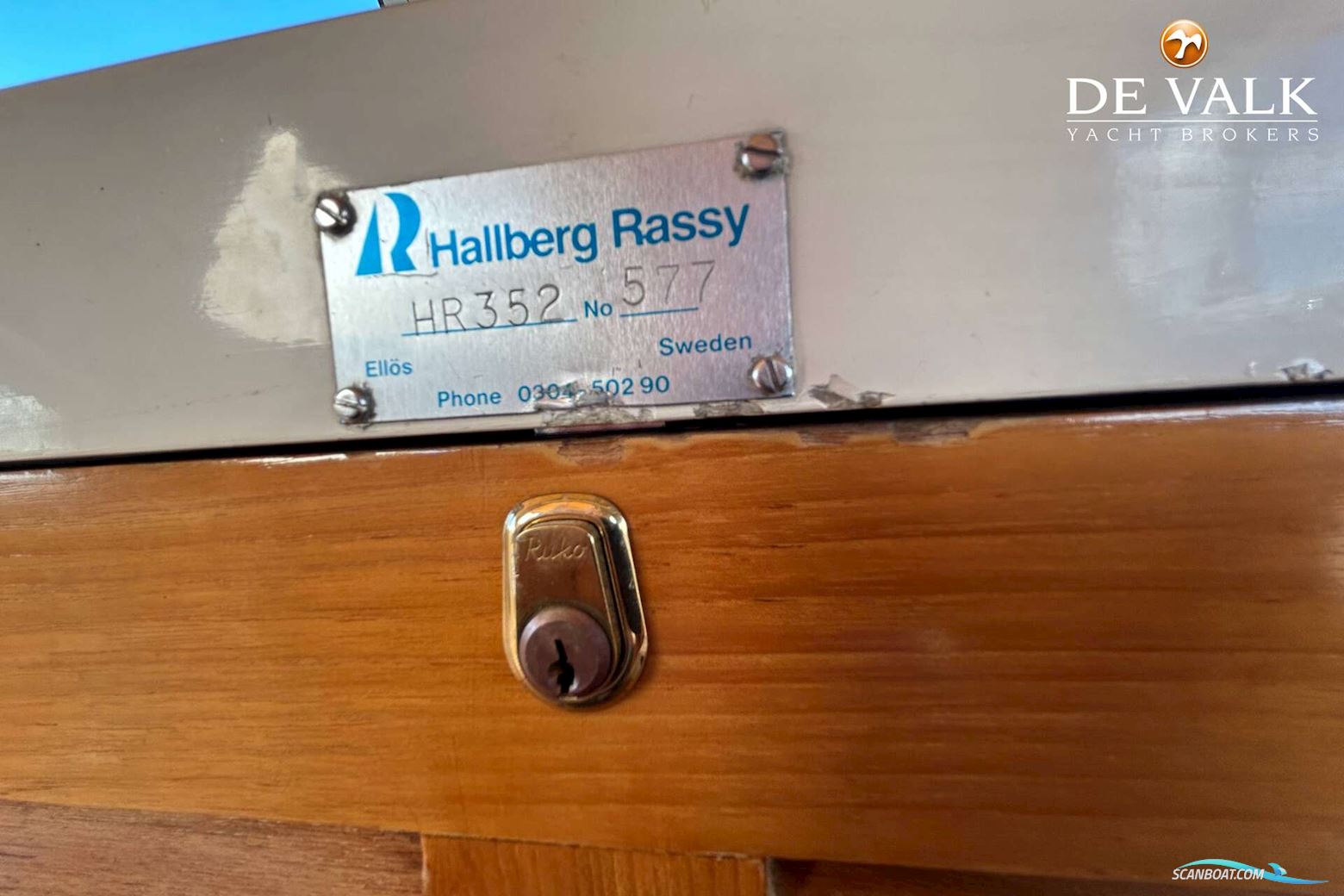 Hallberg Rassy 352