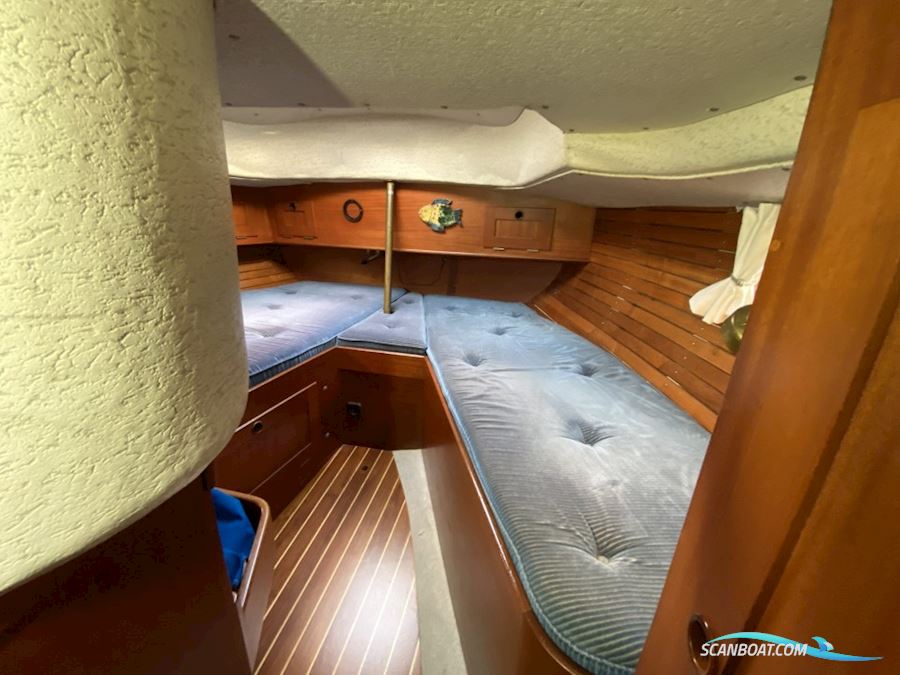 Hallberg Rassy 352