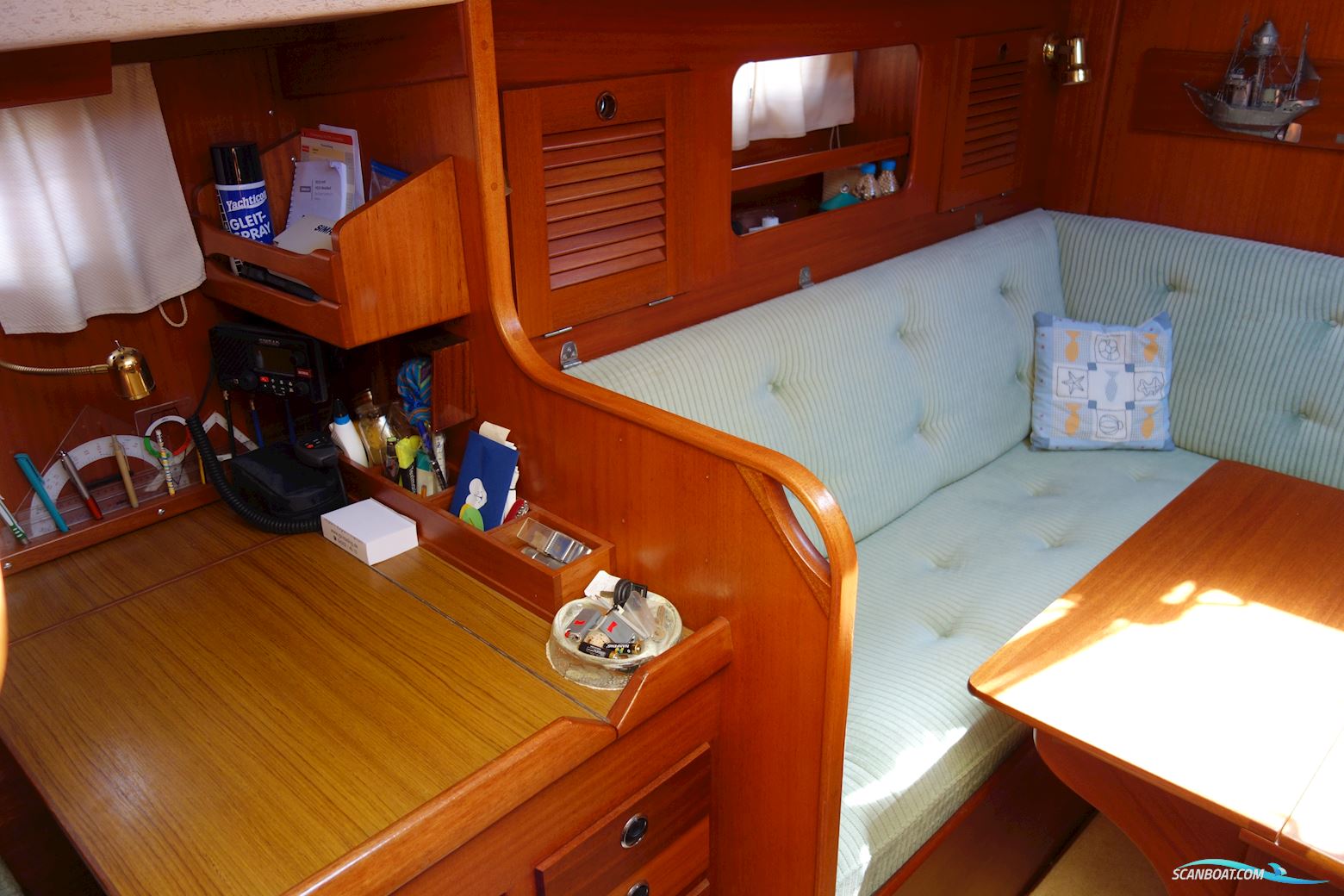 Hallberg-Rassy 352