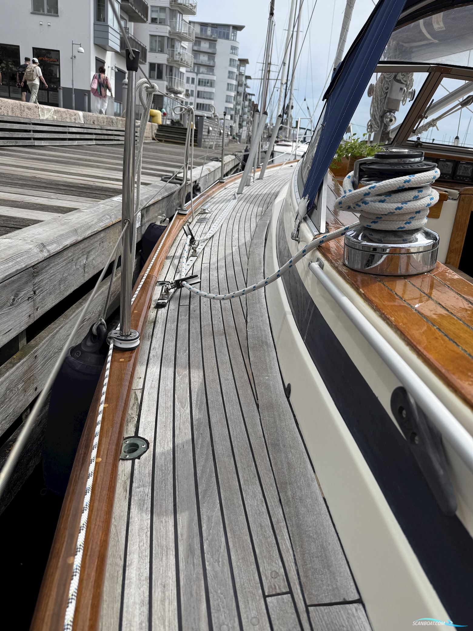 Hallberg-Rassy 352