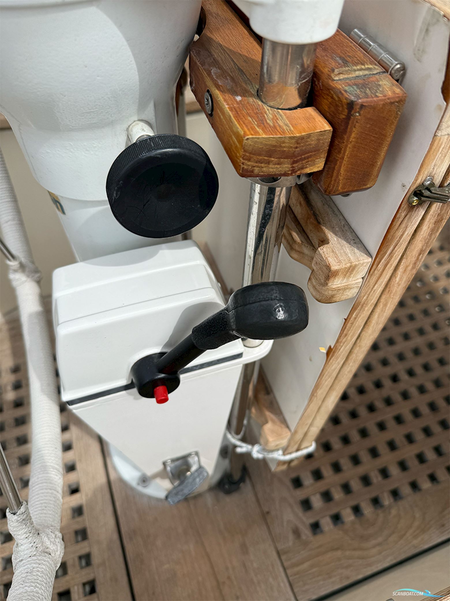 Hallberg-Rassy 352