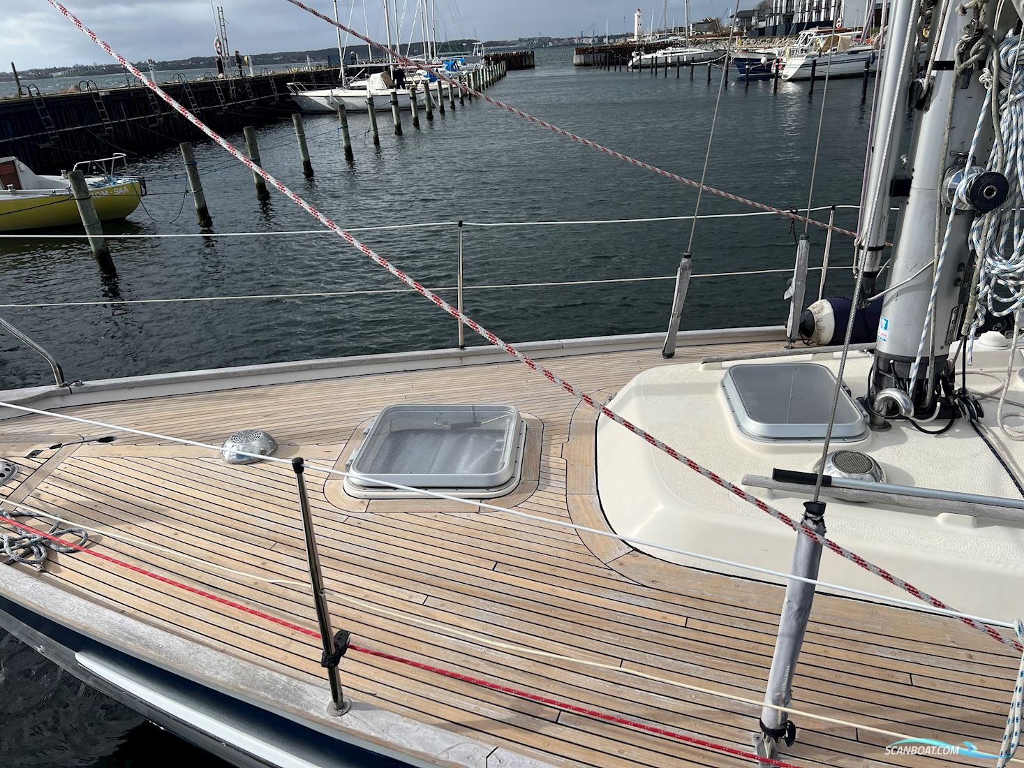 Hallberg-Rassy 352
