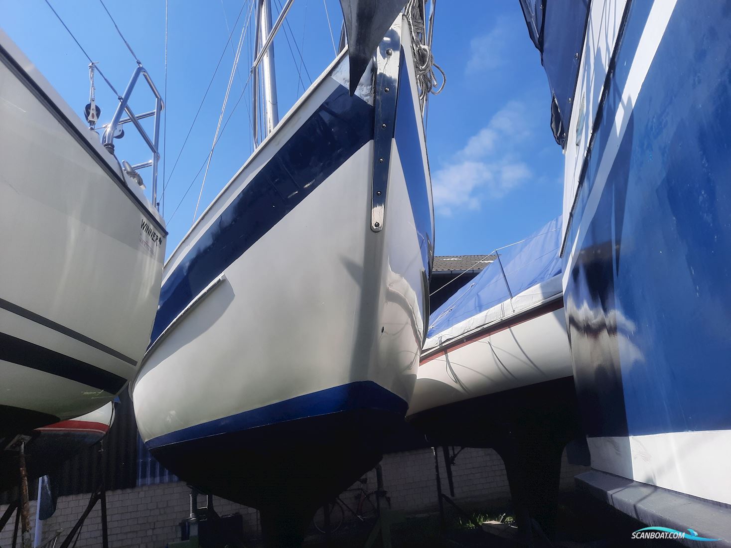 Hallberg-Rassy 352