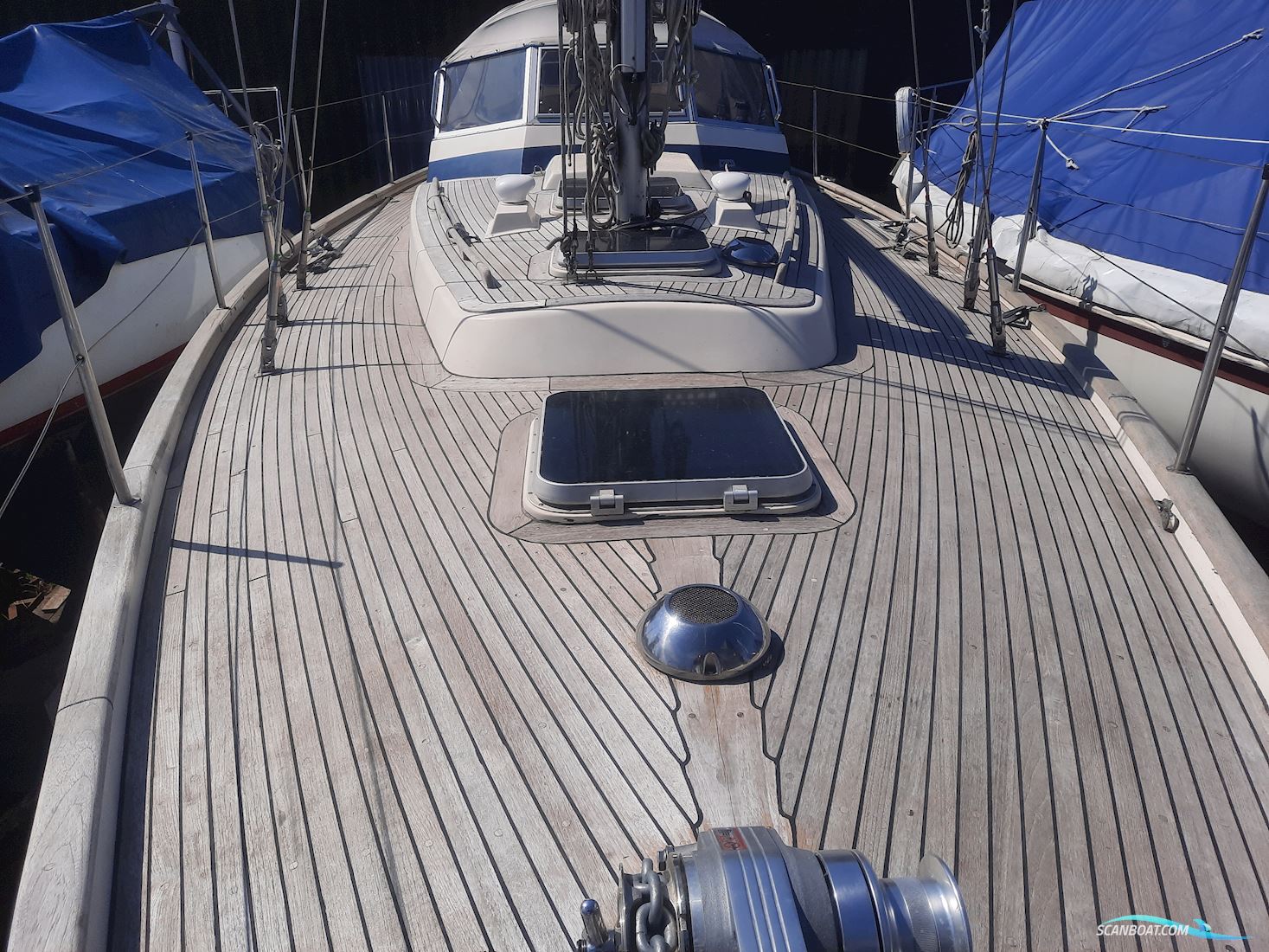 Hallberg-Rassy 352