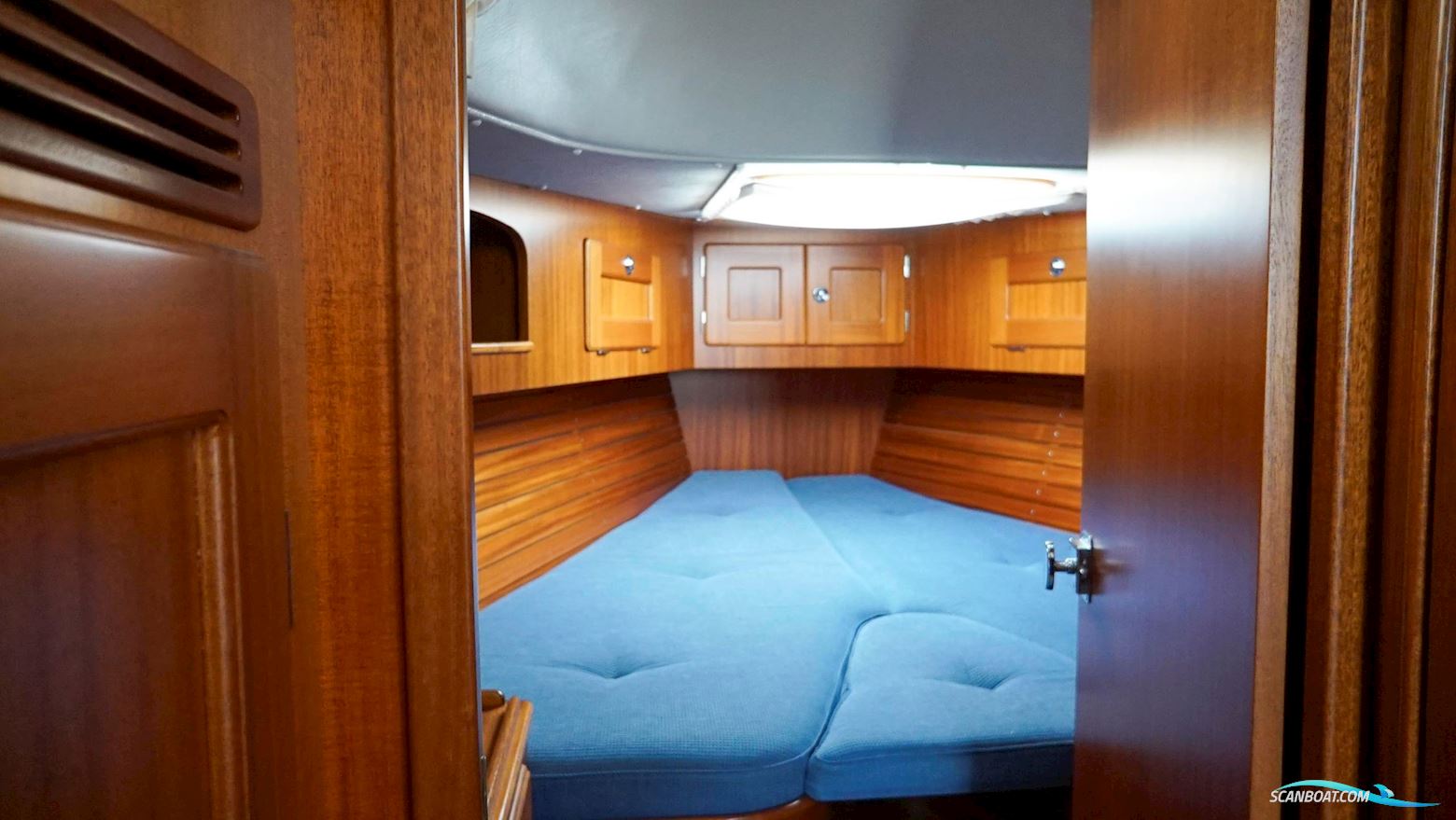 Hallberg-Rassy 37