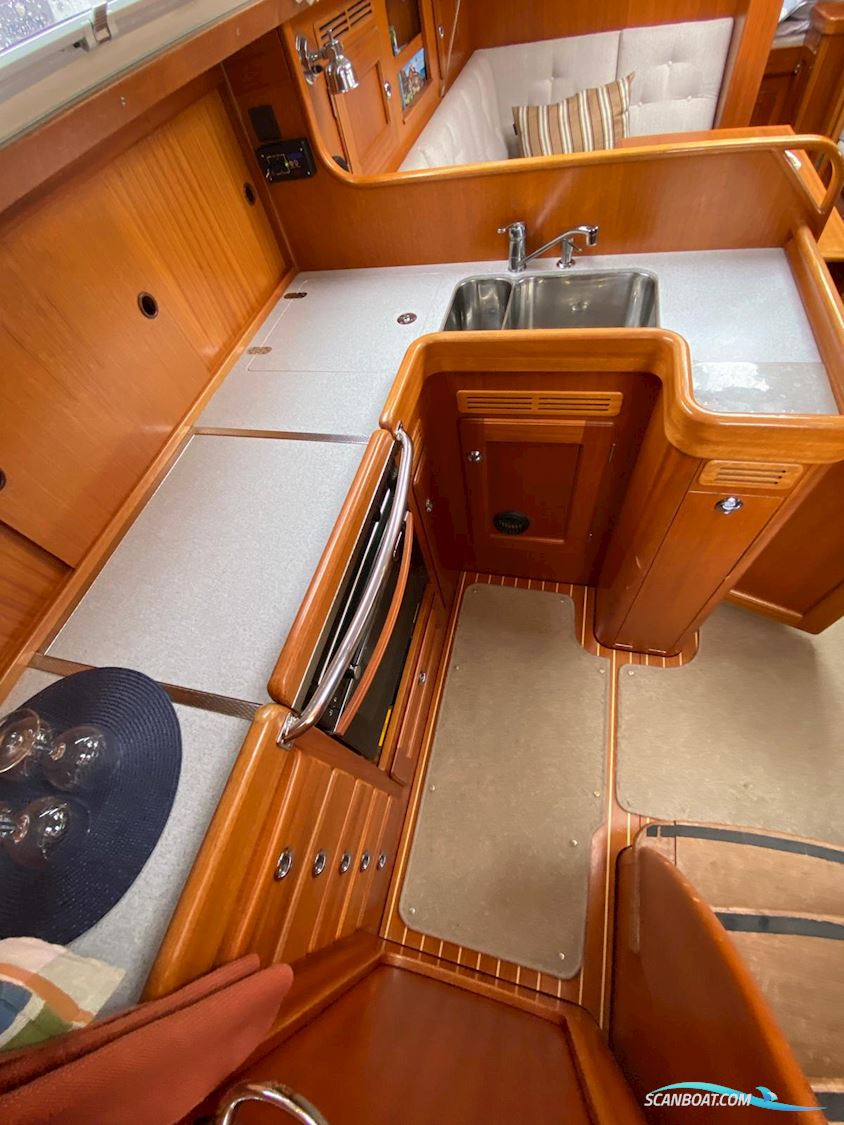 Hallberg-Rassy 372