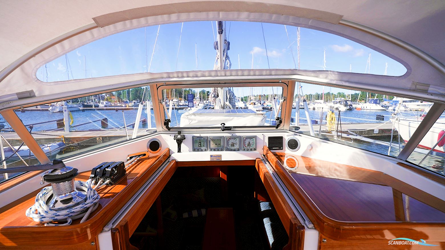 Hallberg-Rassy 39