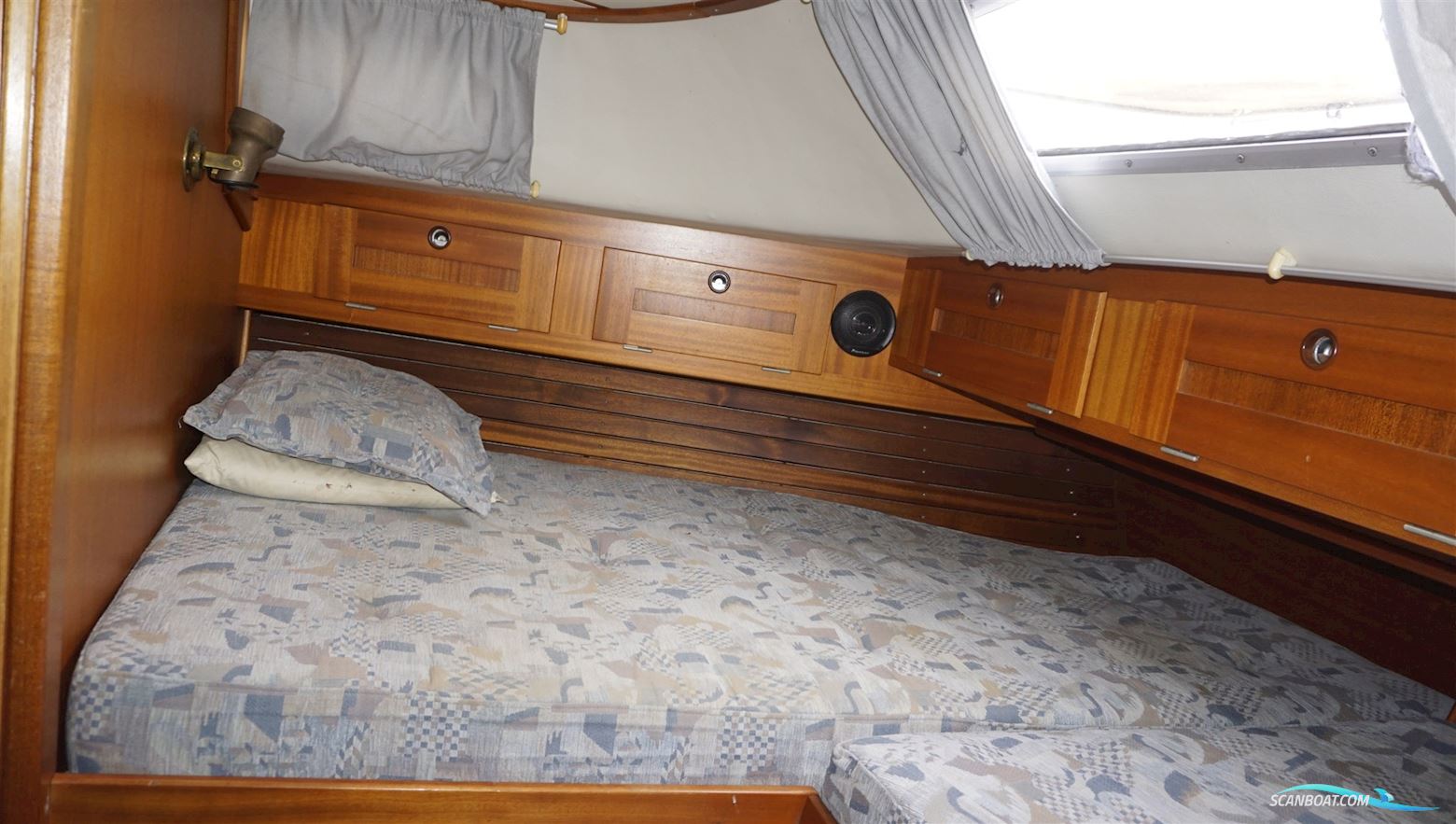 Hallberg Rassy 42 F MK I