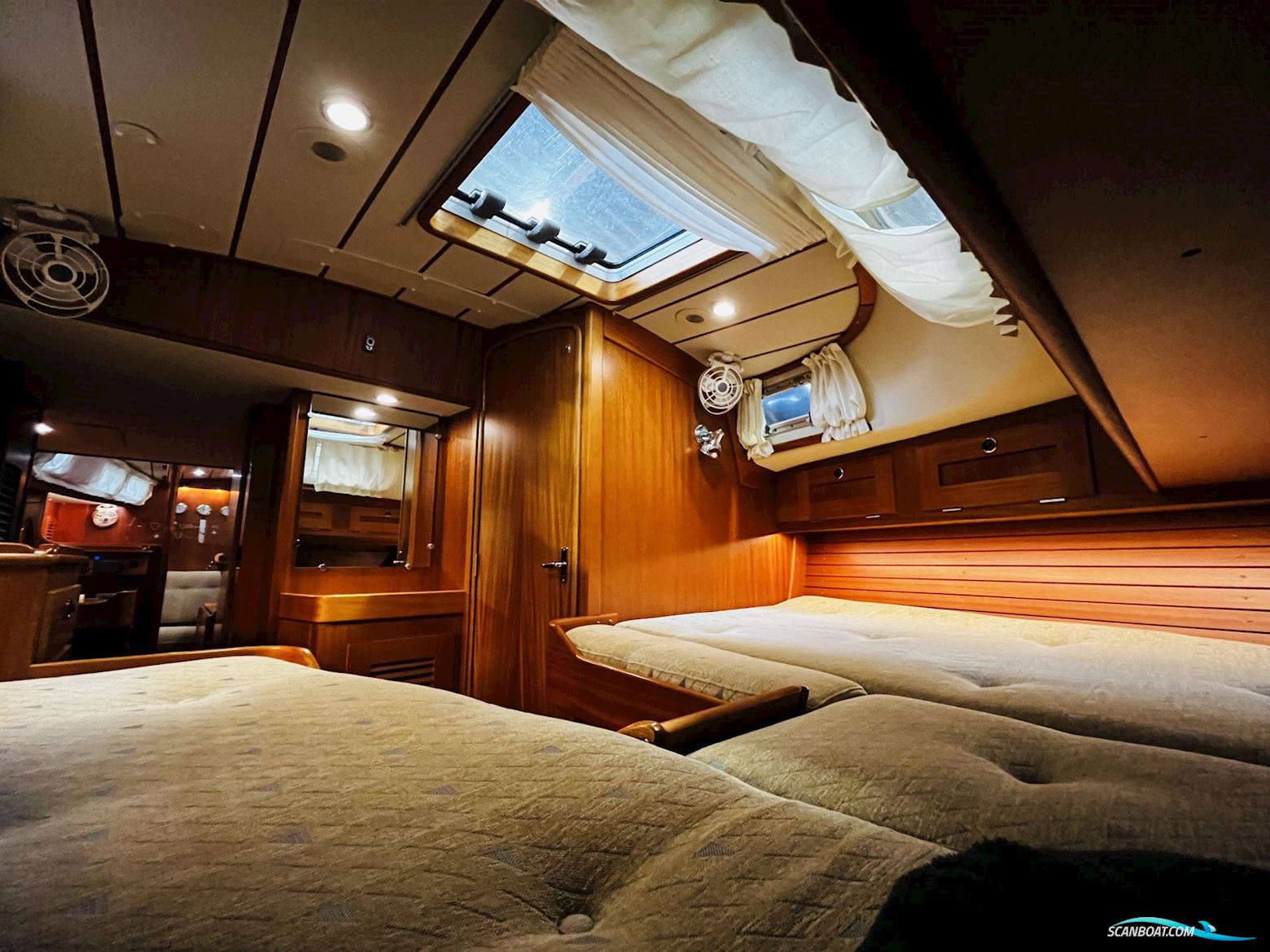 Hallberg-Rassy 42 F MkII