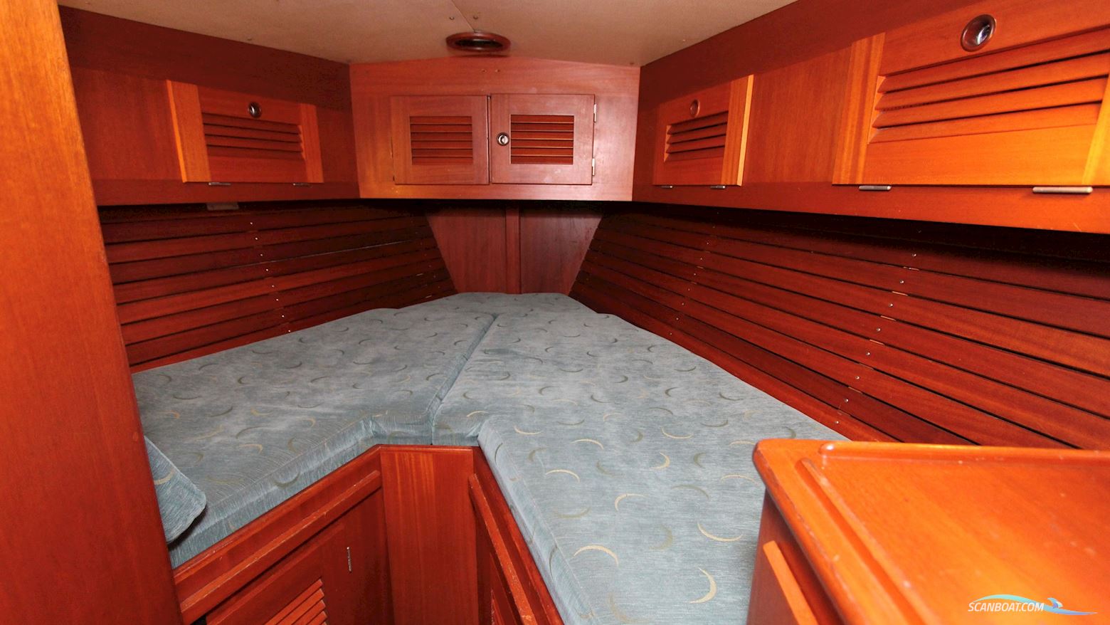 Hallberg-Rassy 42 Ketch