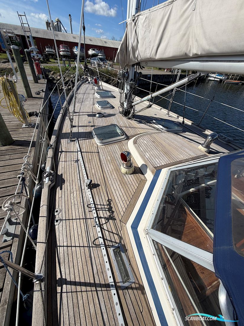Hallberg-Rassy 42