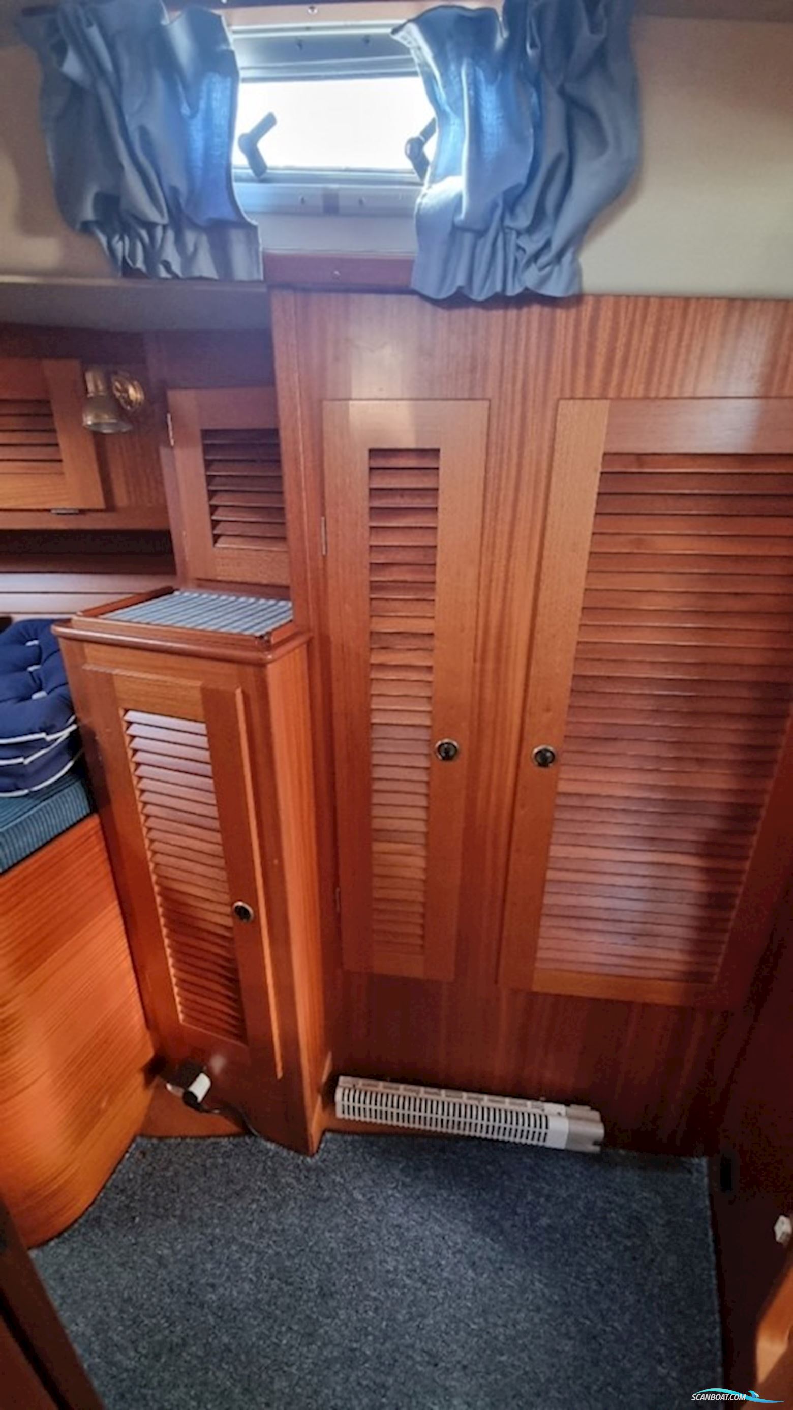 Hallberg-Rassy 42F Mk II