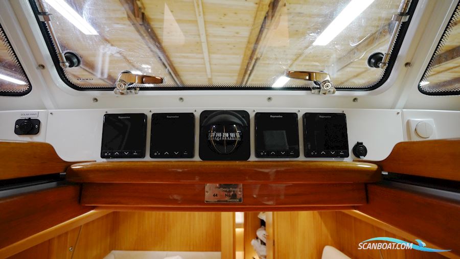 Hallberg-Rassy 44