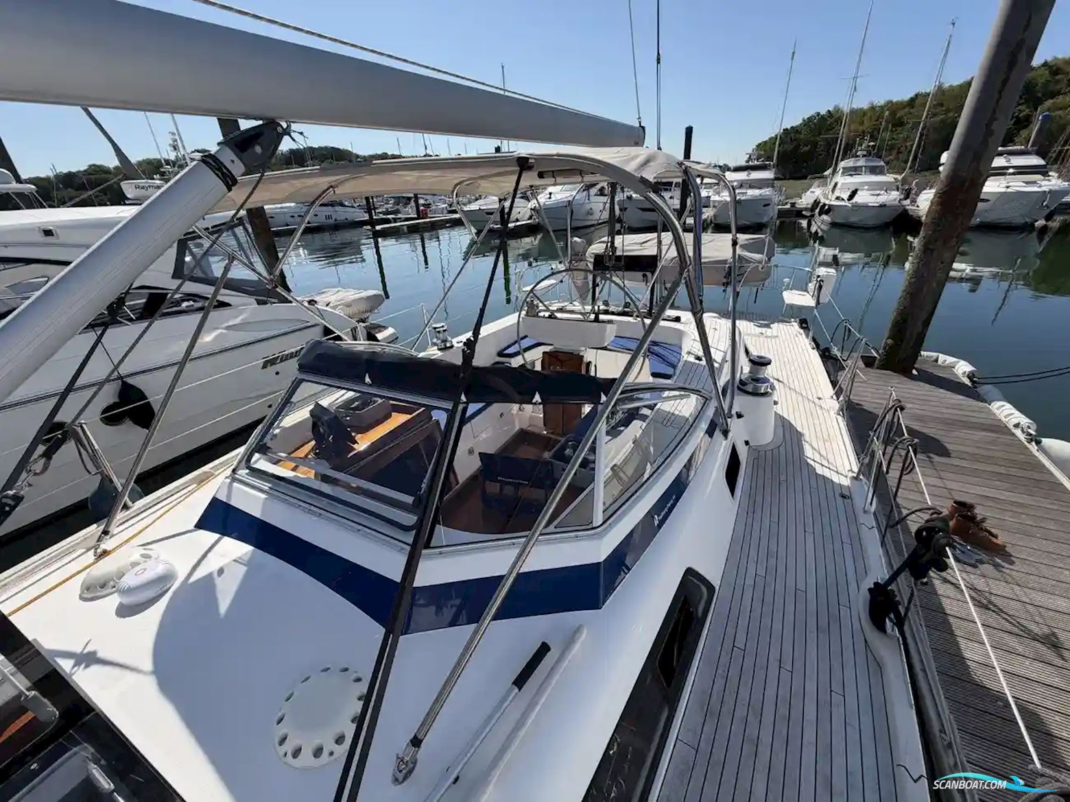 Hallberg-Rassy 44