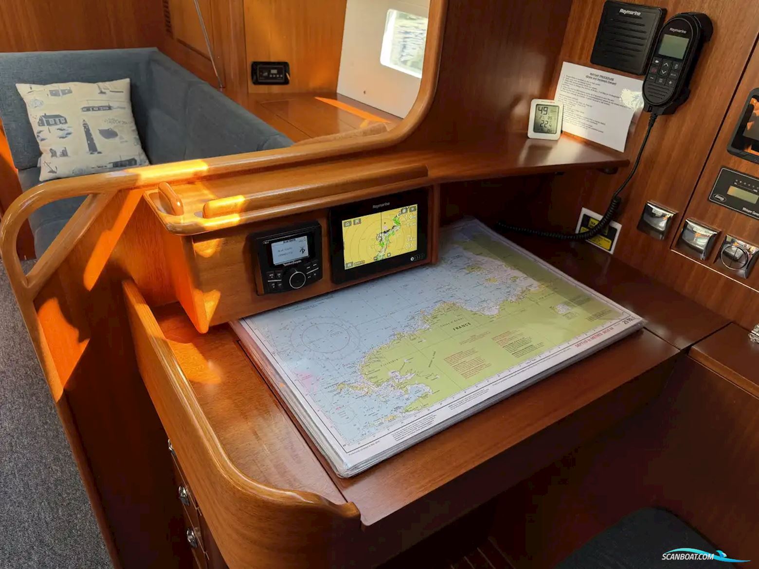 Hallberg-Rassy 44