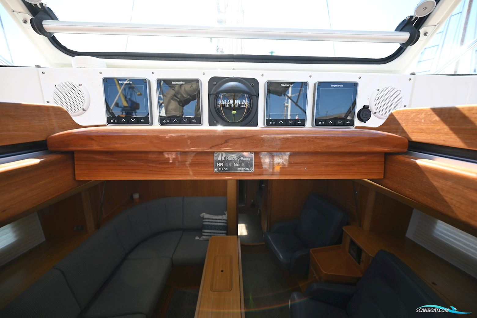 Hallberg Rassy 44
