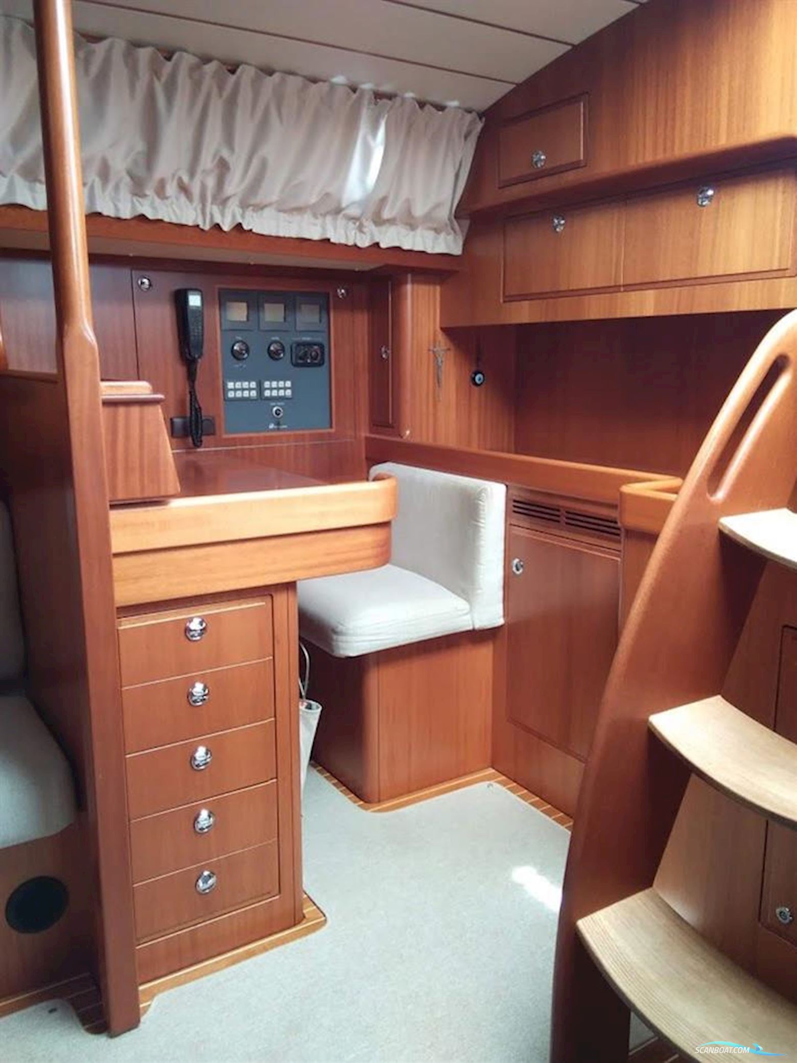 Hallberg Rassy 48