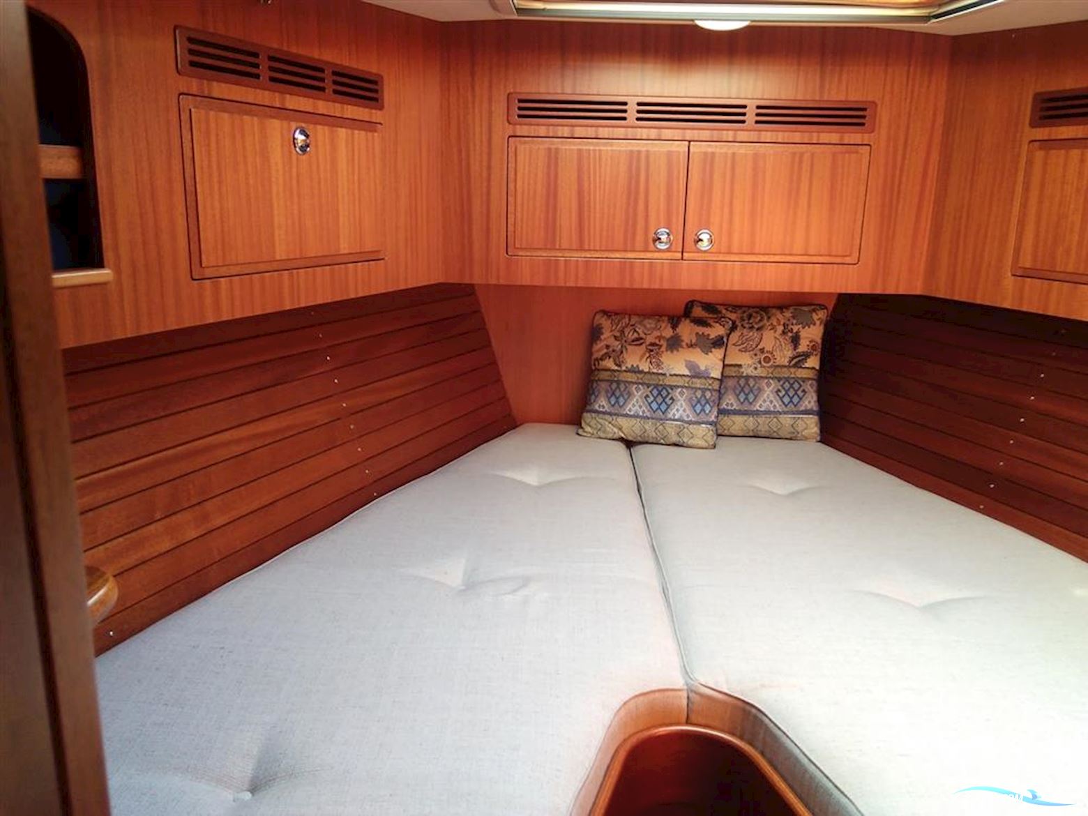 Hallberg Rassy 48