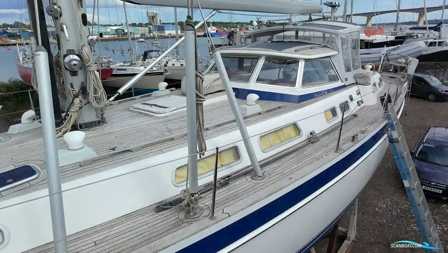 Hallberg-Rassy 54