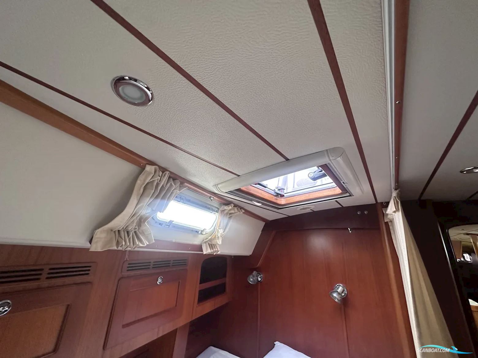 Hallberg-Rassy 54