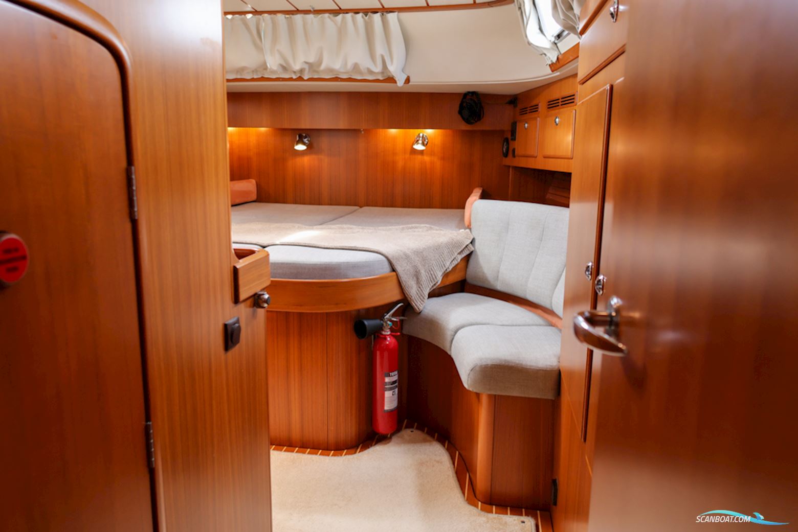 Hallberg-Rassy 54
