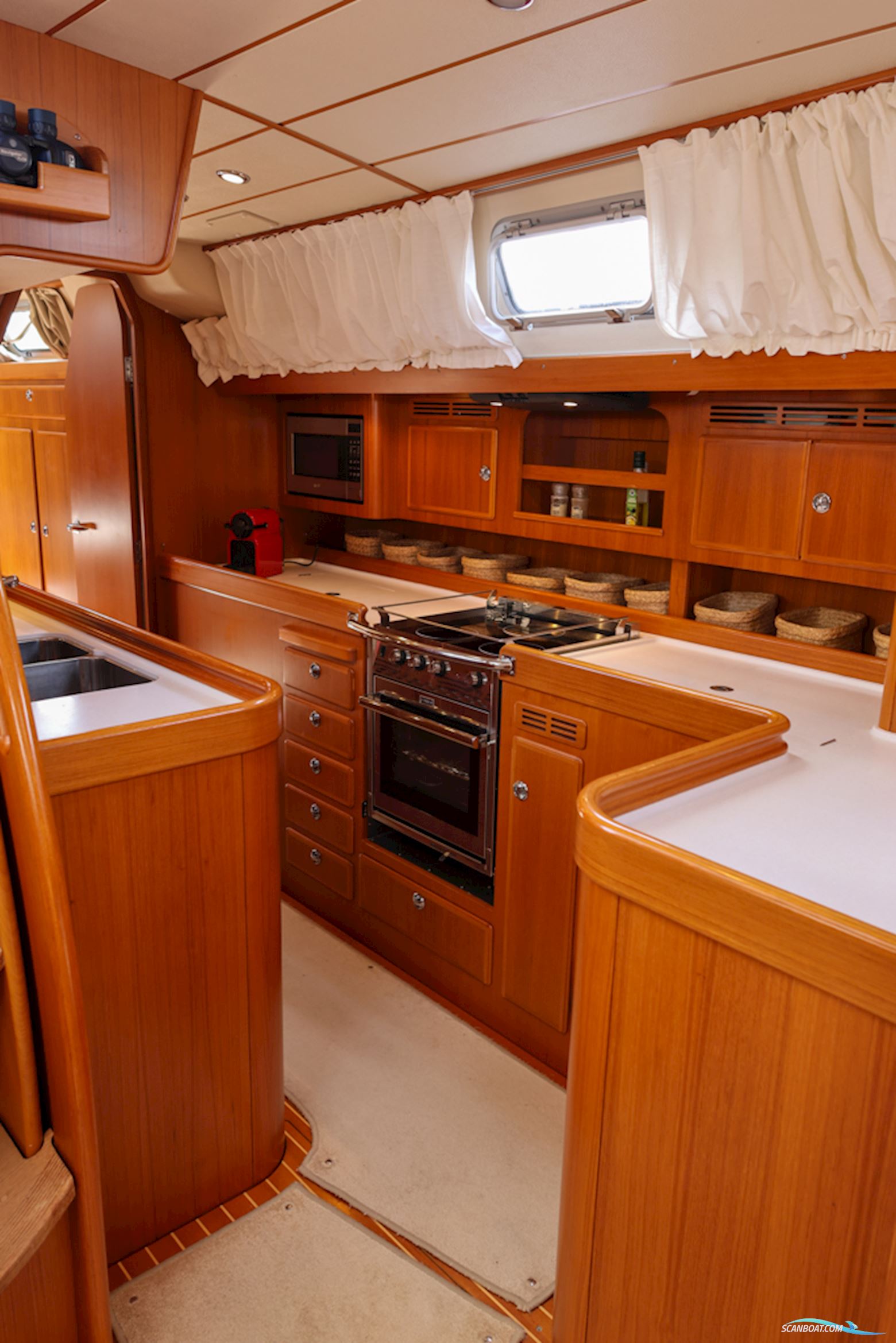 Hallberg-Rassy 54
