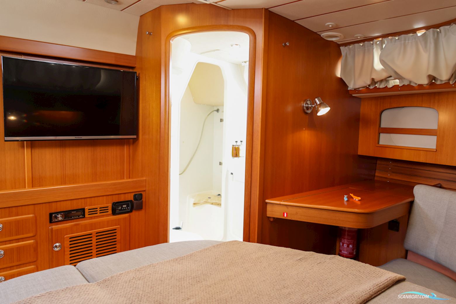 Hallberg-Rassy 54