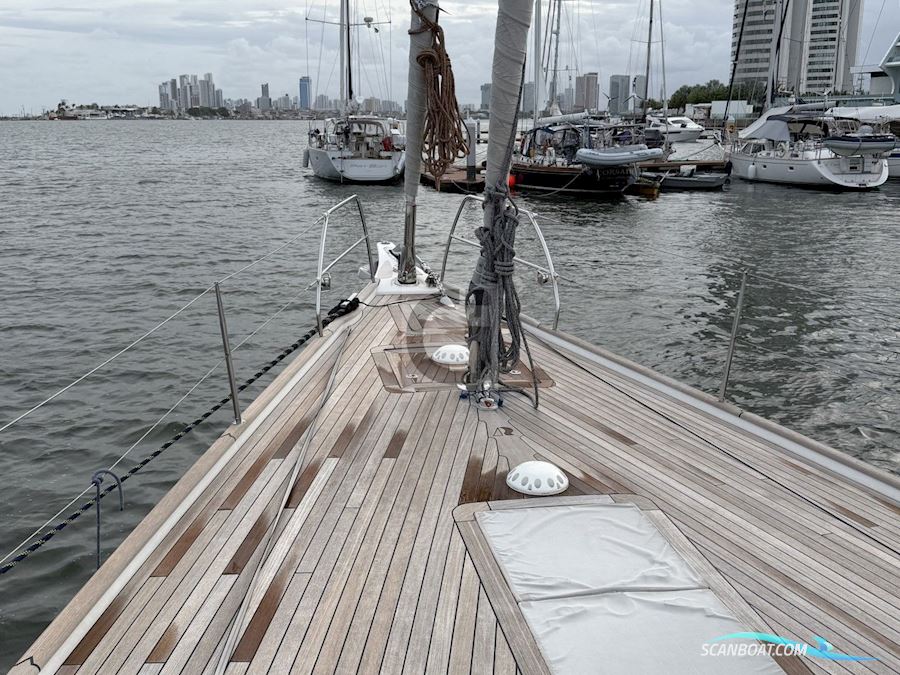 Hallberg-Rassy 57