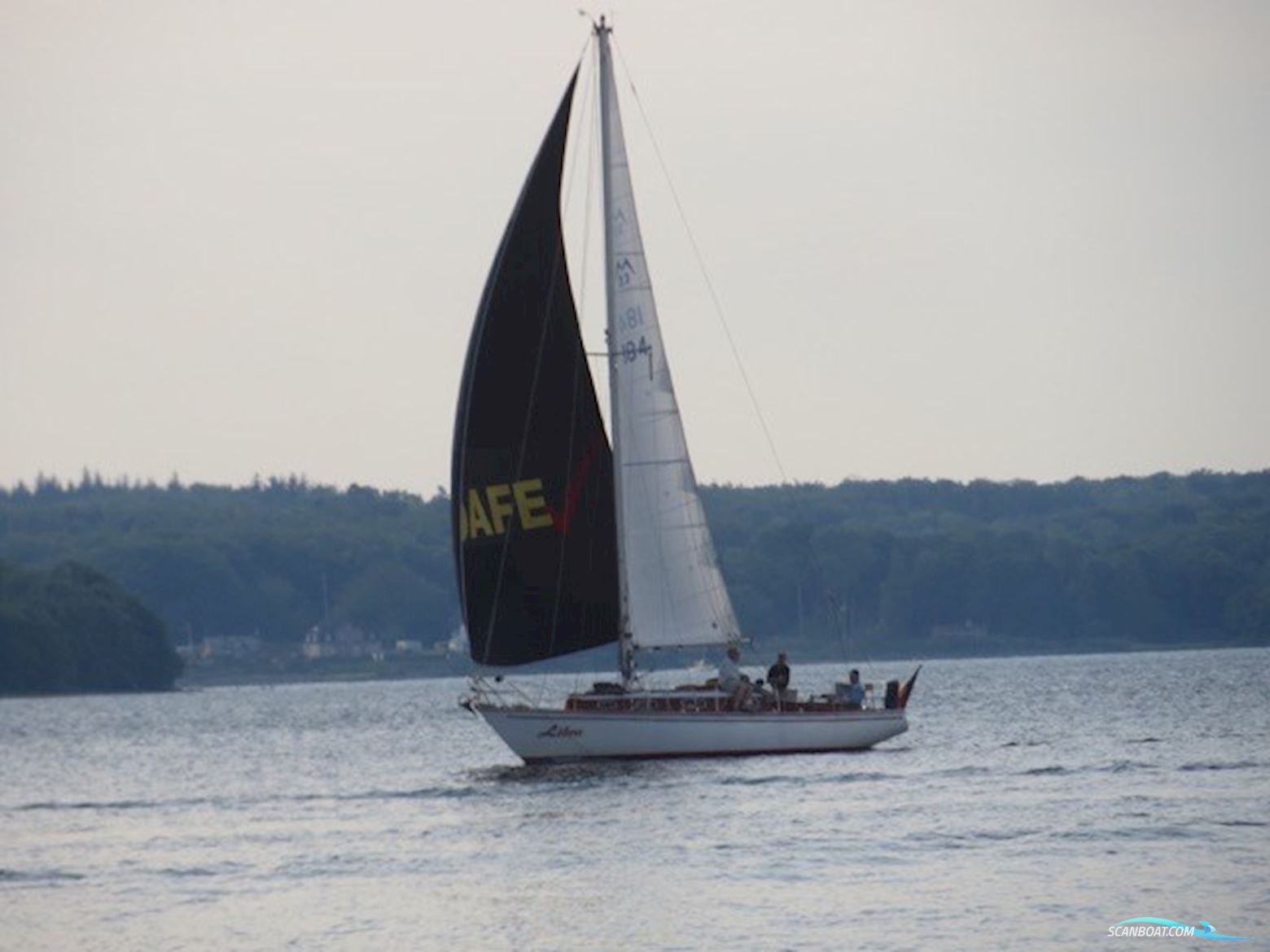 Hallberg Rassy Mistral 33