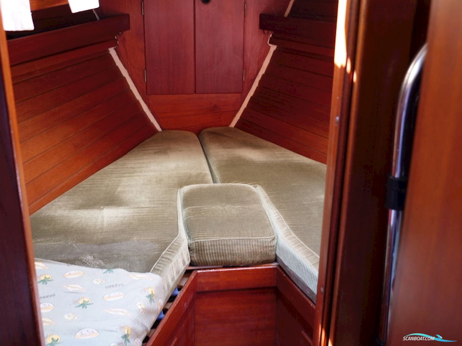 Hallberg Rassy Mistral 33