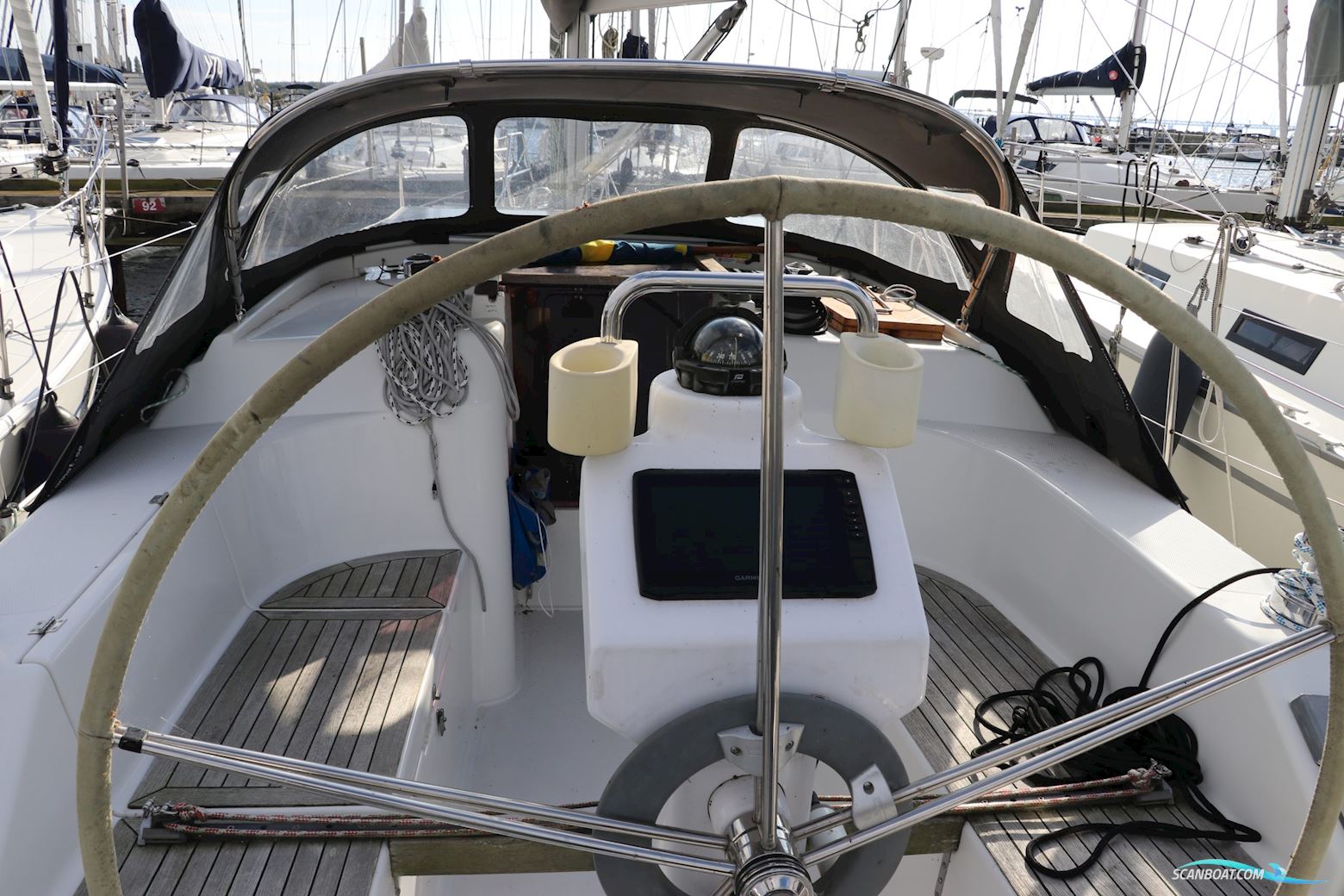 Hanse 320