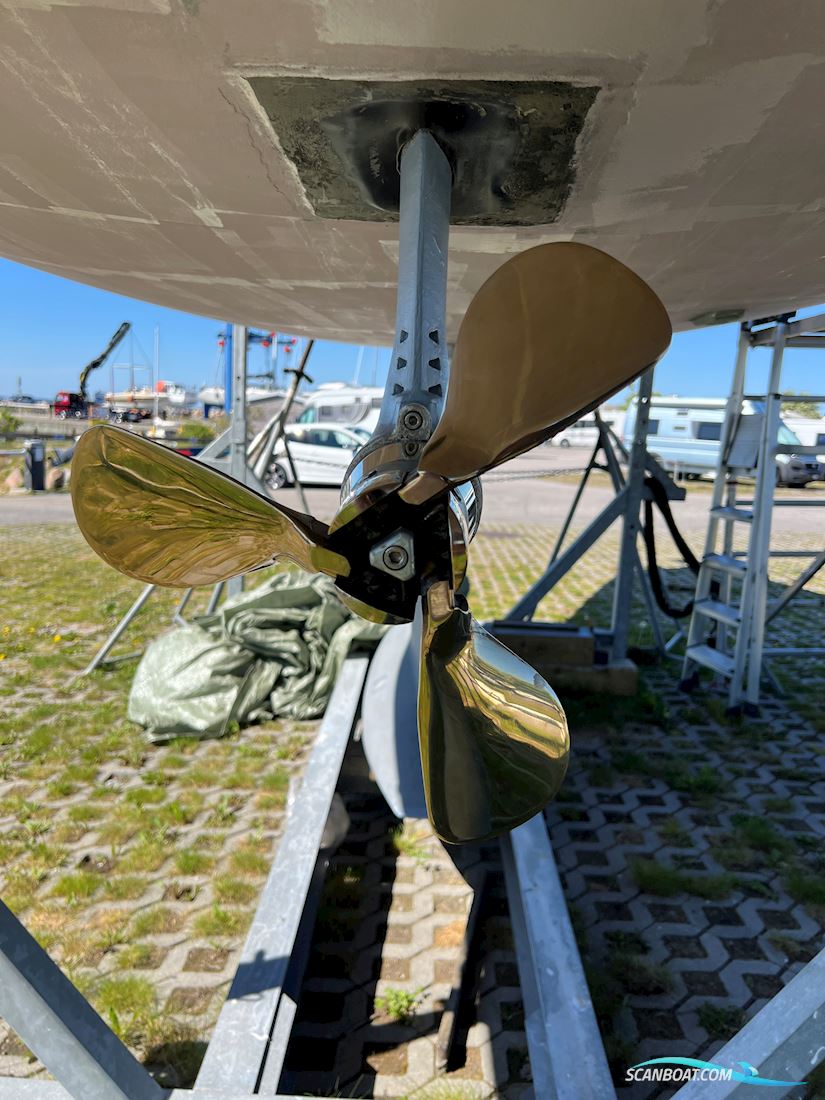 Hanse 320