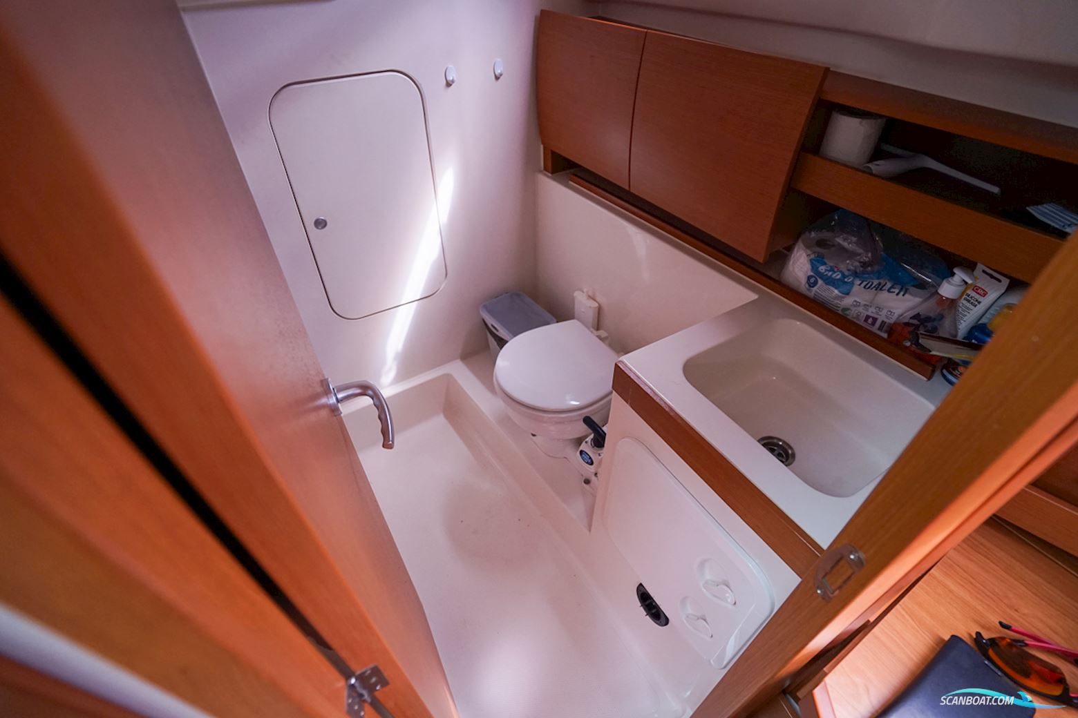 Hanse 325