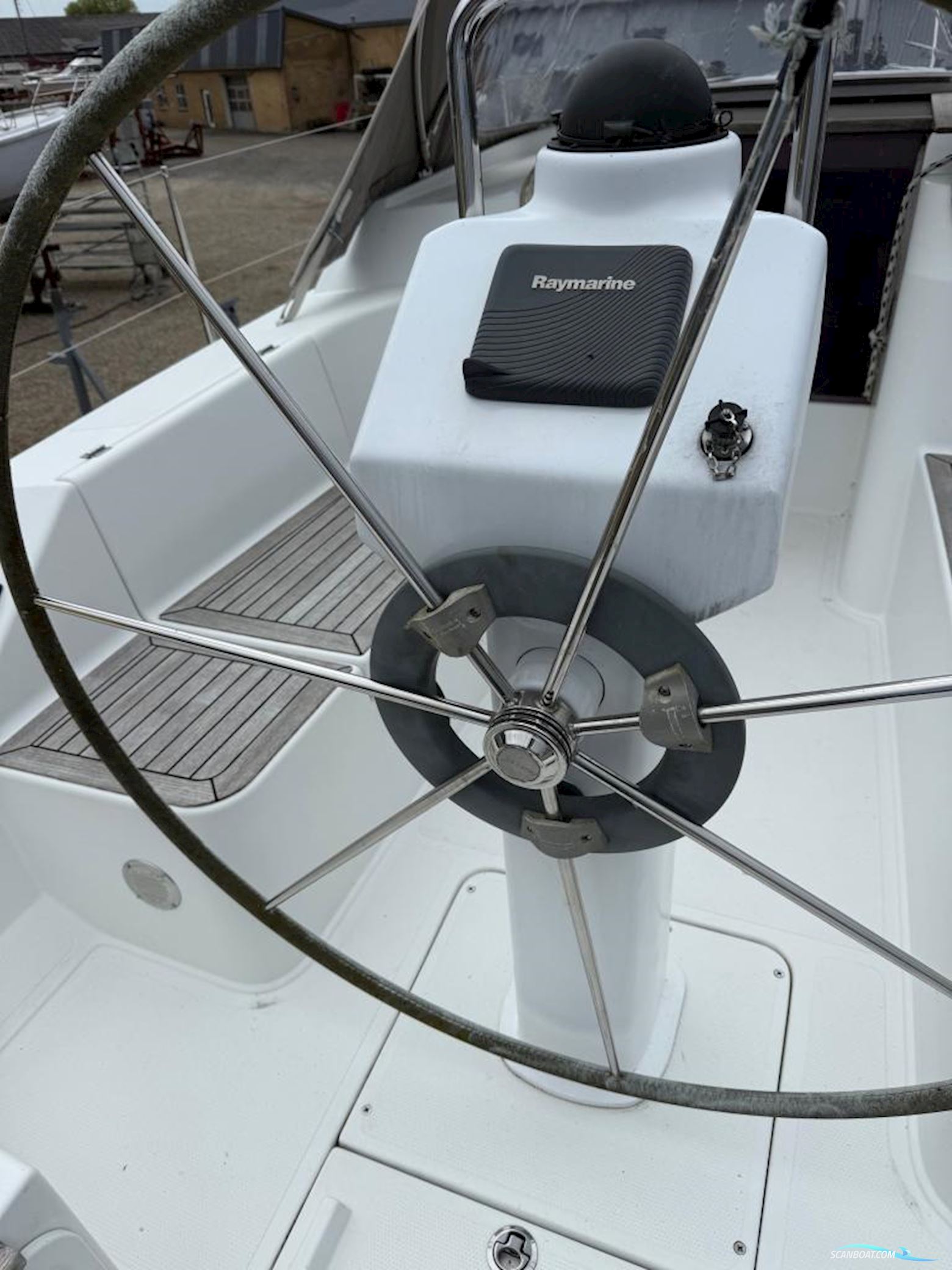 Hanse 325