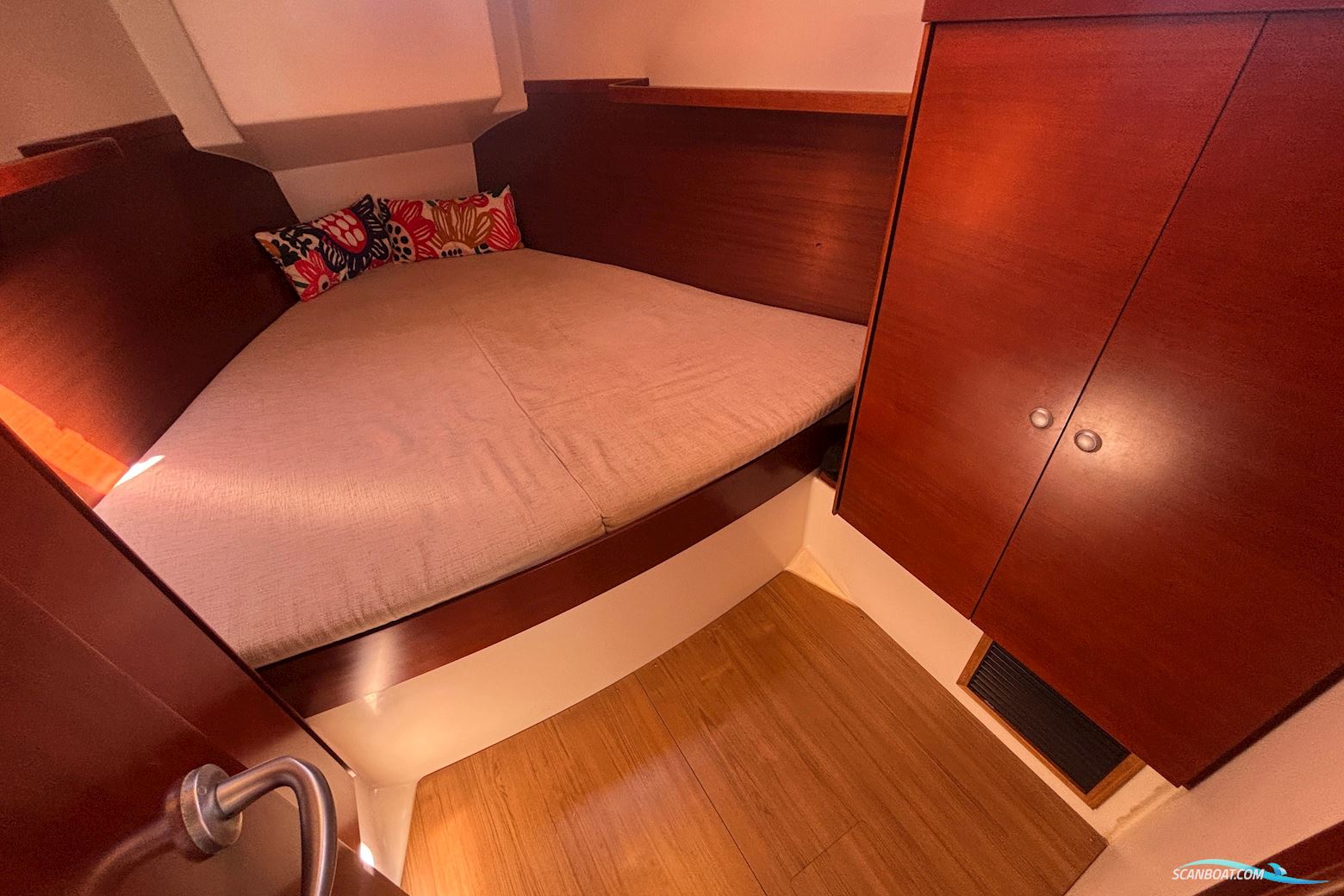 Hanse 370